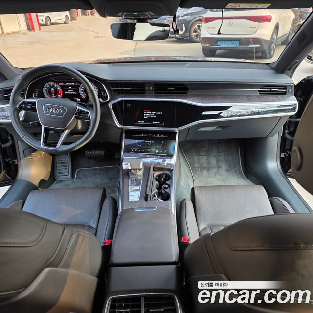 Audi A7 2021 — photo 12