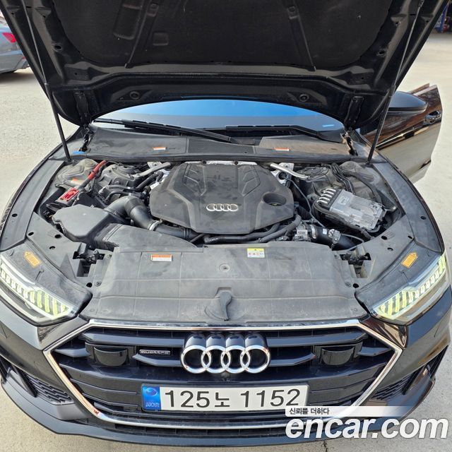 Audi A7 2021 — photo 18