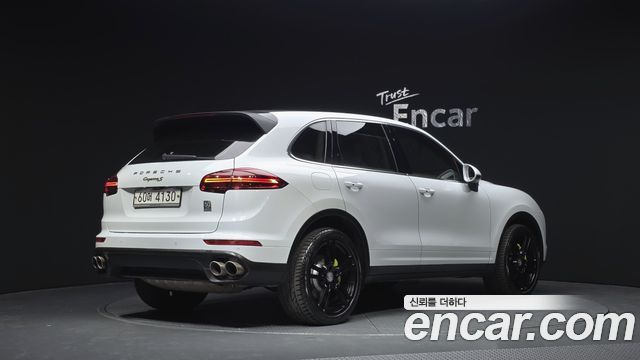 Porsche Cayenne 2015 — photo 2