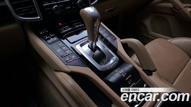 Porsche Cayenne 2015 — photo 9