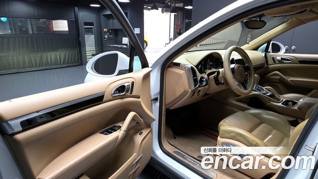 Porsche Cayenne 2015 — photo 12