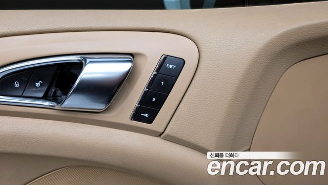 Porsche Cayenne 2015 — photo 18