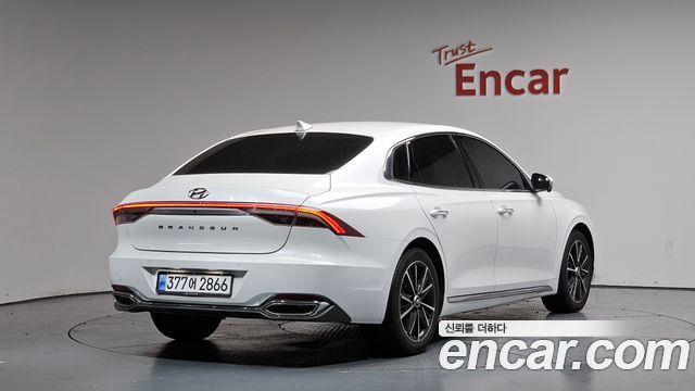 Hyundai Grandeur 2022 — photo 2