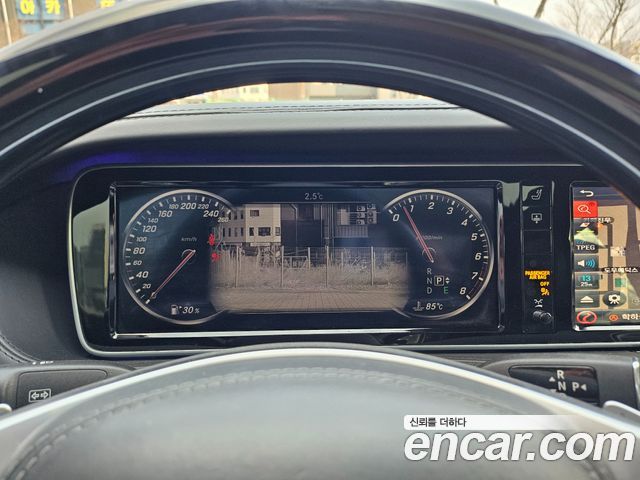 Mercedes-Benz S-Class 2015 — photo 18