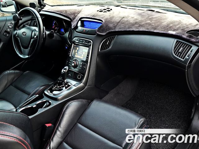 Hyundai Genesis 2011 — photo 10