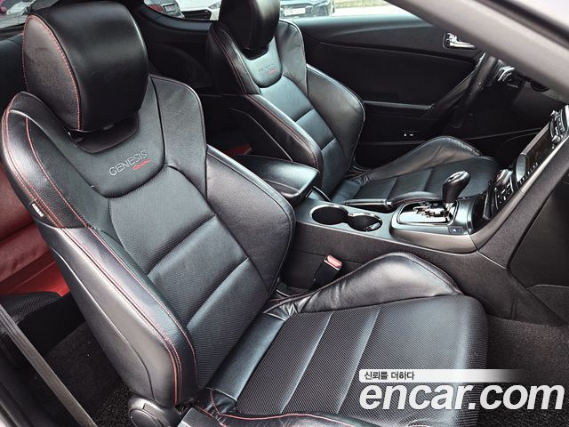 Hyundai Genesis 2011 — photo 11