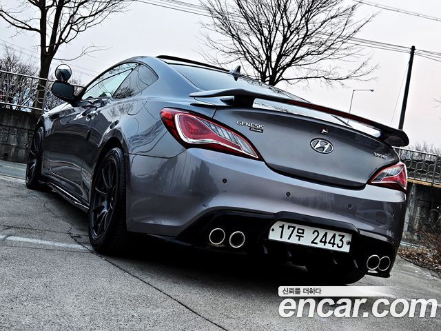 Hyundai Genesis 2011 — photo 14