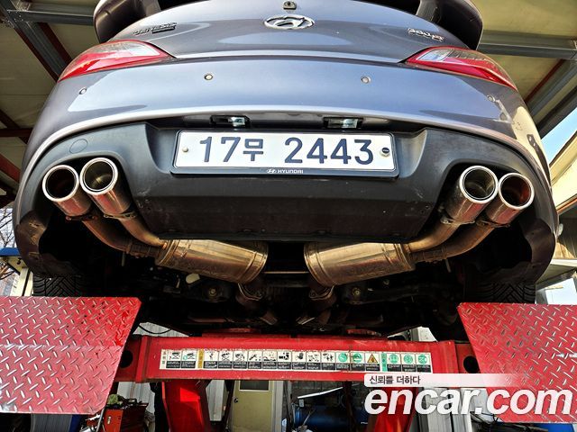Hyundai Genesis 2011 — photo 20