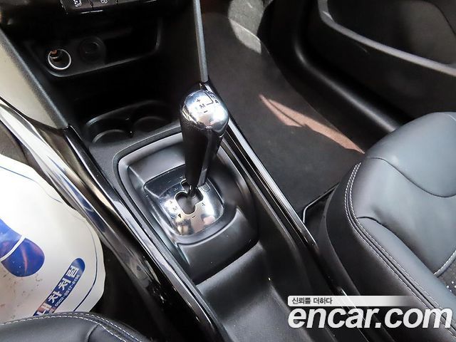 Peugeot 2008 2015 — photo 10