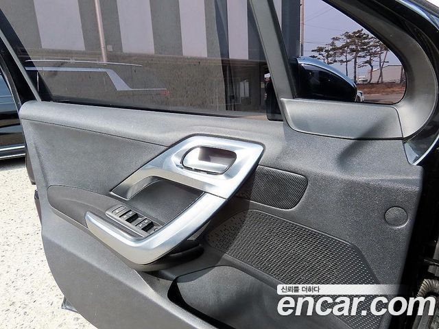 Peugeot 2008 2015 — photo 11