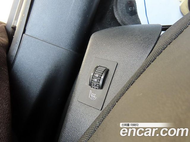 Peugeot 2008 2015 — photo 13