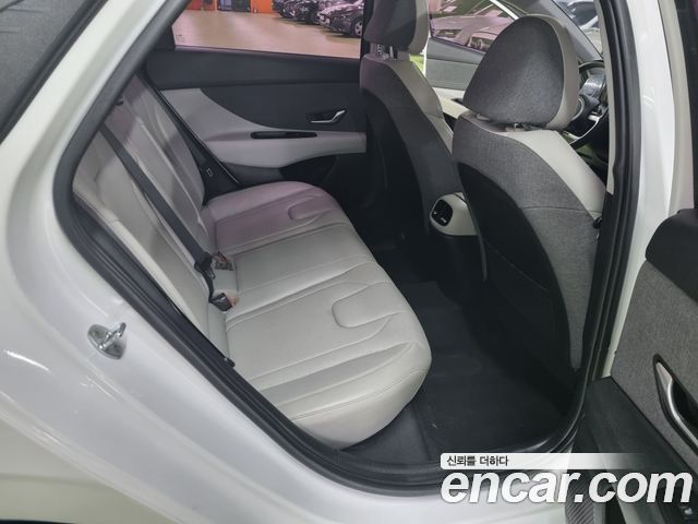 Hyundai AVANTE 2021 — photo 11