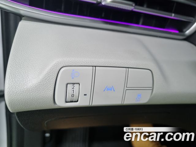 Hyundai AVANTE 2021 — photo 17