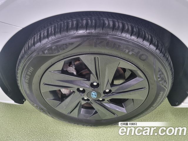 Hyundai AVANTE 2021 — photo 20
