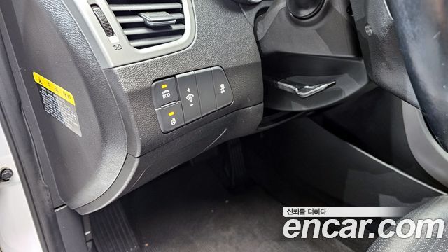 Hyundai AVANTE 2015 — photo 14