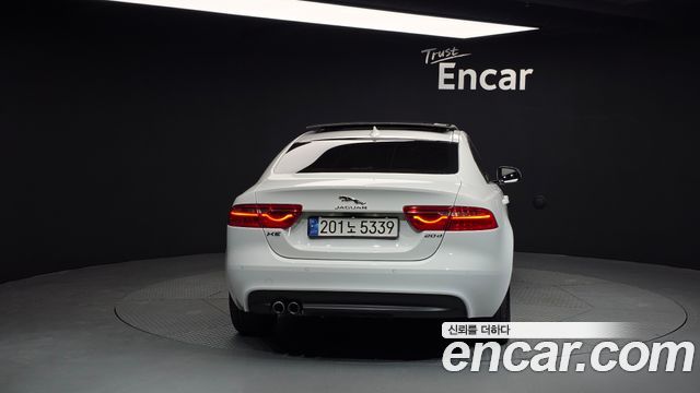 Jaguar XE 2016 — photo 4