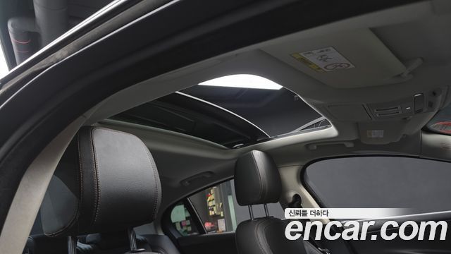 Jaguar XE 2016 — photo 18