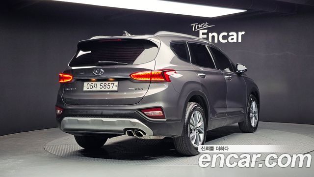 Hyundai Santafe 2019 — photo 2