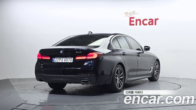 BMW 5-Series 2021 — photo 2