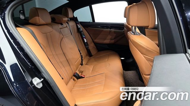 BMW 5-Series 2021 — photo 12