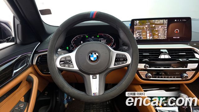 BMW 5-Series 2021 — photo 13