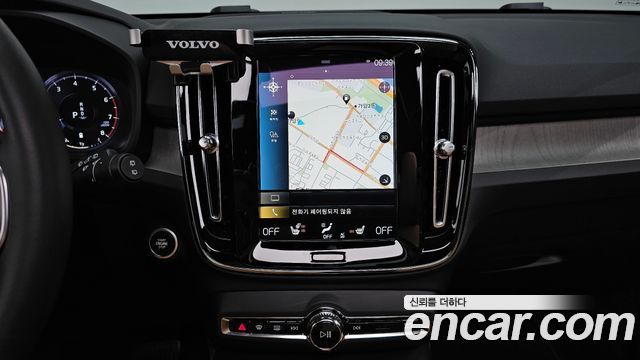 Volvo XC40 2021 — photo 14