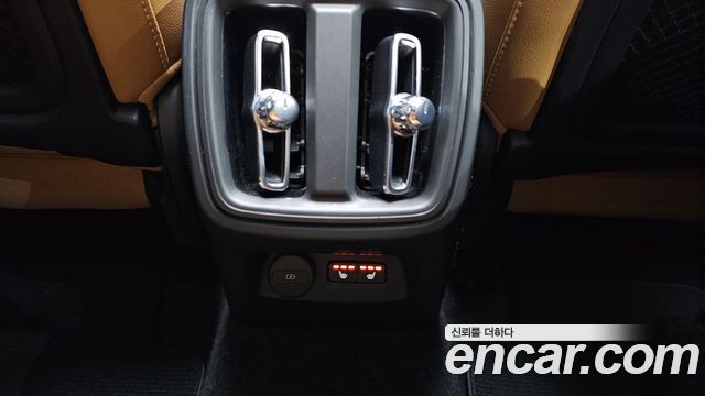 Volvo XC40 2021 — photo 19