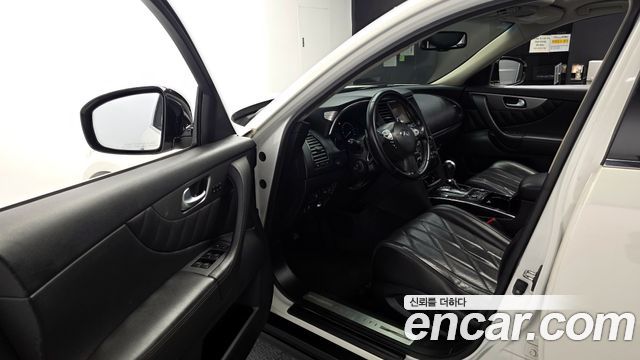 Infiniti QX70 2014 — photo 10
