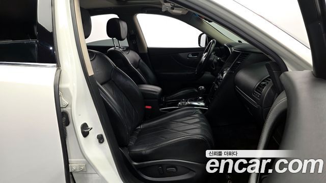 Infiniti QX70 2014 — photo 11