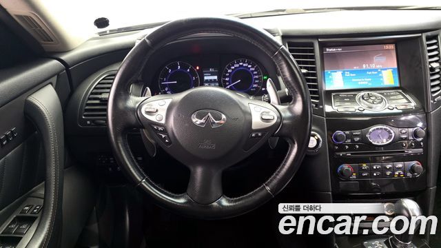Infiniti QX70 2014 — photo 13