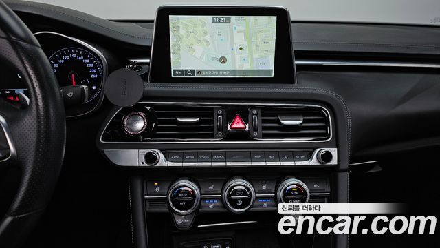 Genesis G70 2018 — photo 14