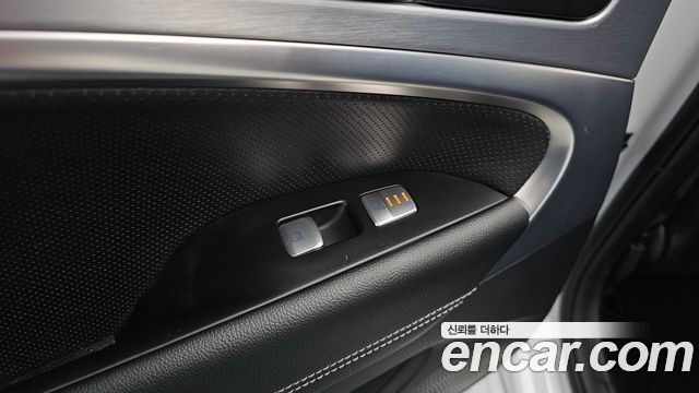 Genesis G70 2018 — photo 19