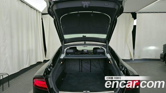 Audi A7 2016 — photo 20