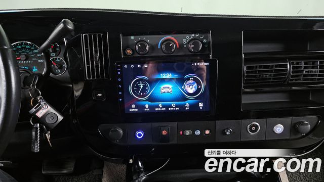 Chevrolet Express Van 2014 — photo 14