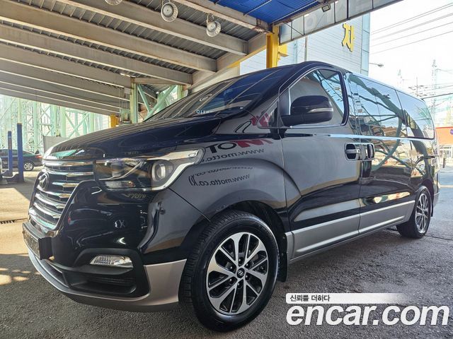 Hyundai Starex 2019 — photo 1