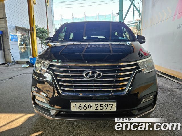 Hyundai Starex 2019 — photo 2