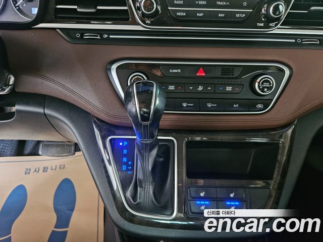 Hyundai Starex 2019 — photo 13