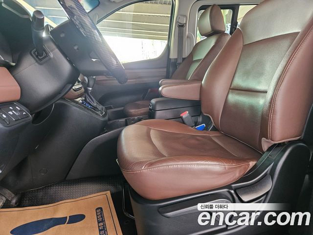 Hyundai Starex 2019 — photo 15