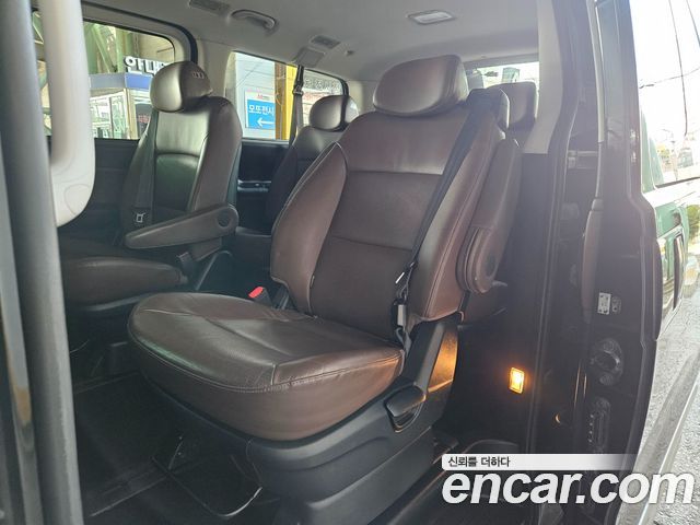 Hyundai Starex 2019 — photo 16