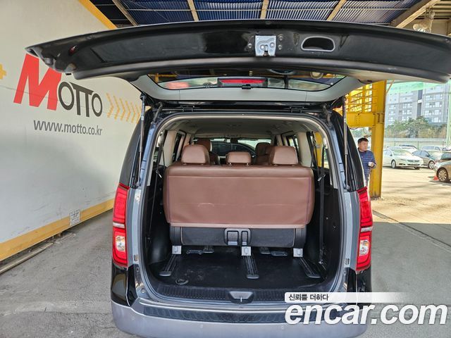 Hyundai Starex 2019 — photo 18