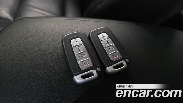 Kia K7 2012 — photo 18