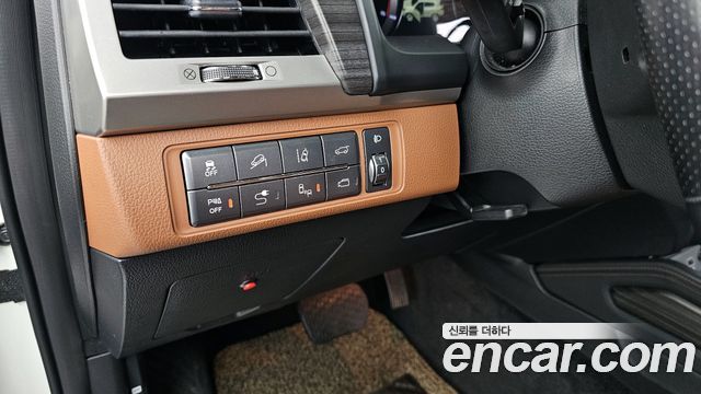 KG Mobility Rexton 2018 — photo 16