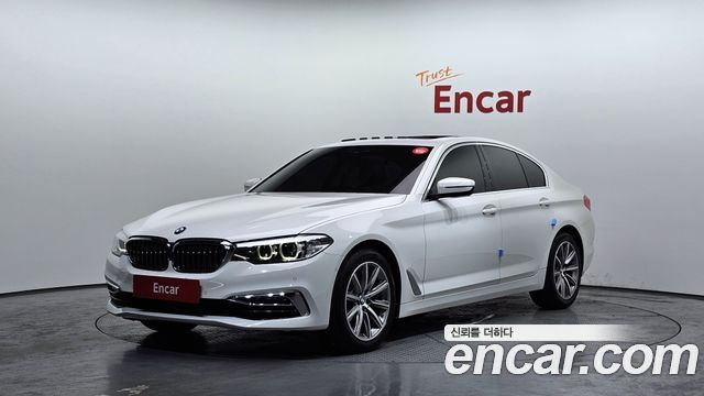 BMW 5-Series 2019 — photo 1