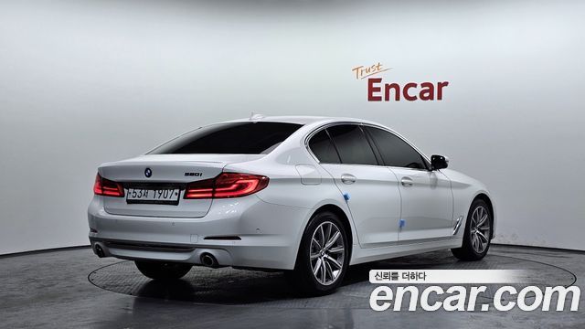 BMW 5-Series 2019 — photo 2