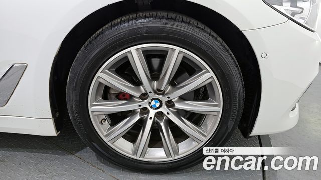 BMW 5-Series 2019 — photo 5