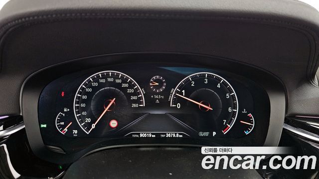BMW 5-Series 2019 — photo 8