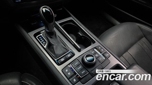 Hyundai Genesis 2014 — photo 9