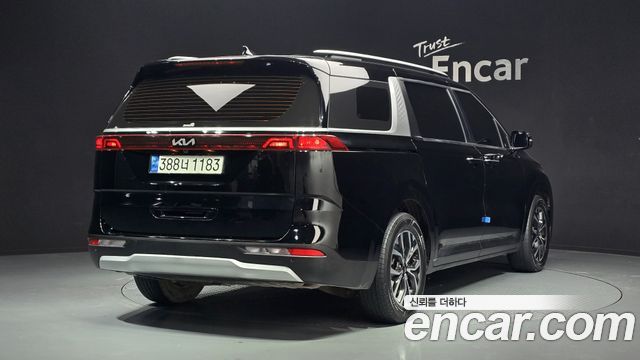 Kia Canival 2022 — photo 2