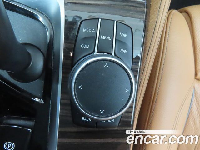 BMW 5-Series 2021 — photo 13