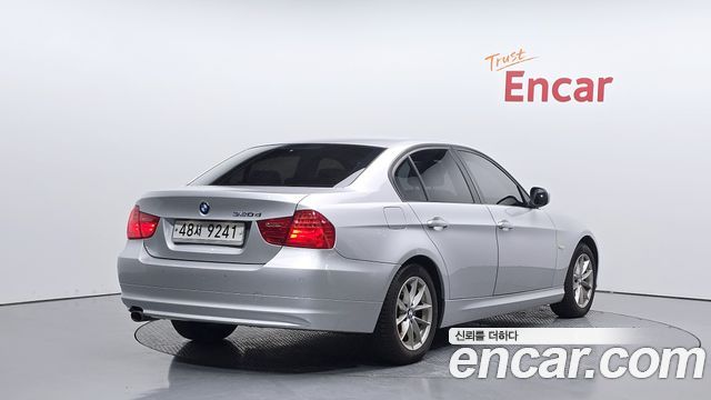BMW 3-Series 2009 — photo 2